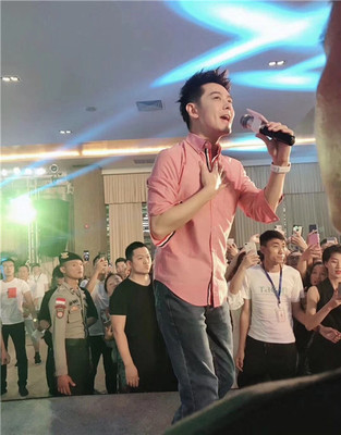 潘美辰经纪人携小红书合作，携手广东星灿国际共推明星演出服务